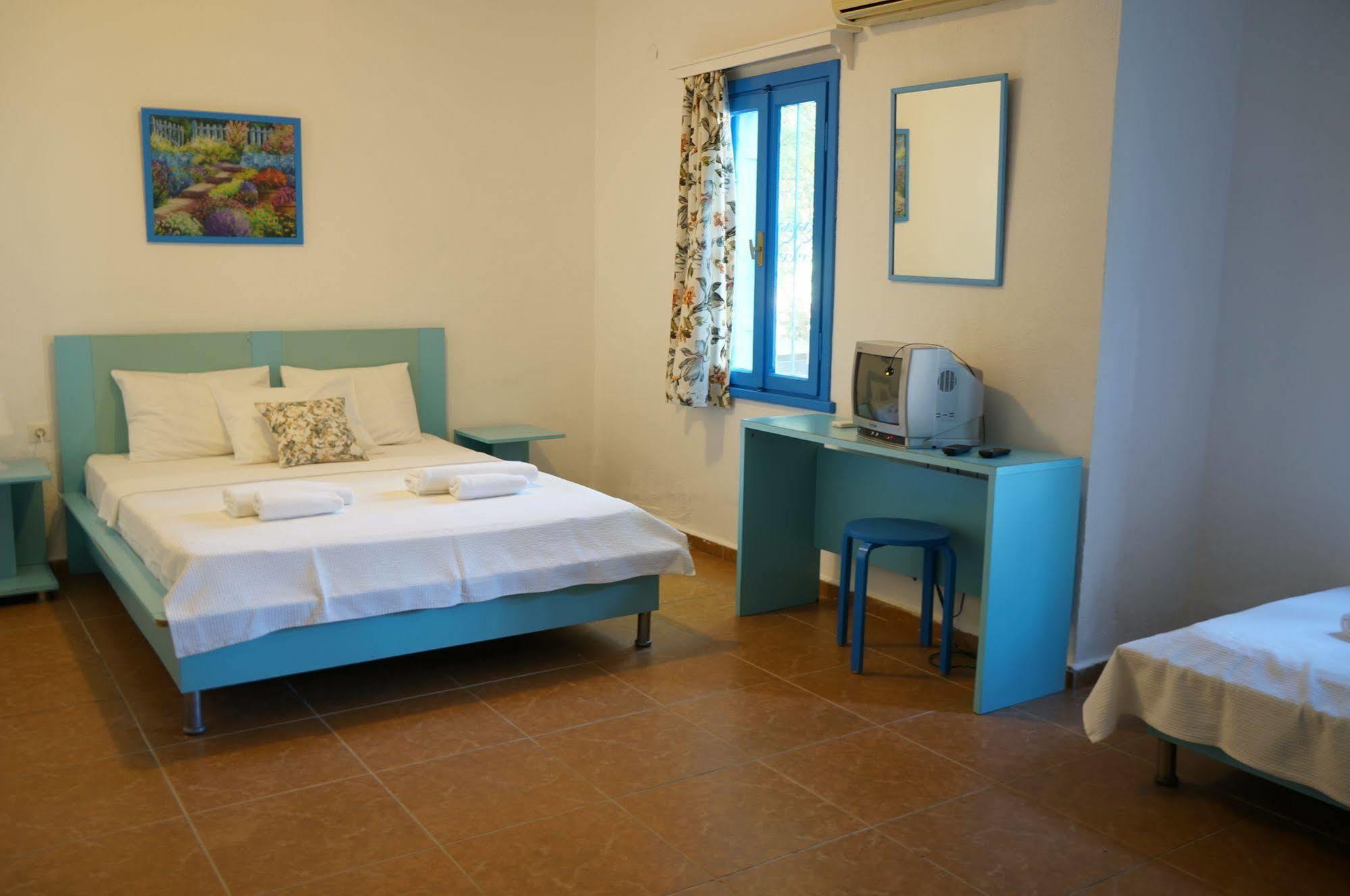 Esmana Hotel Bitez Exterior photo